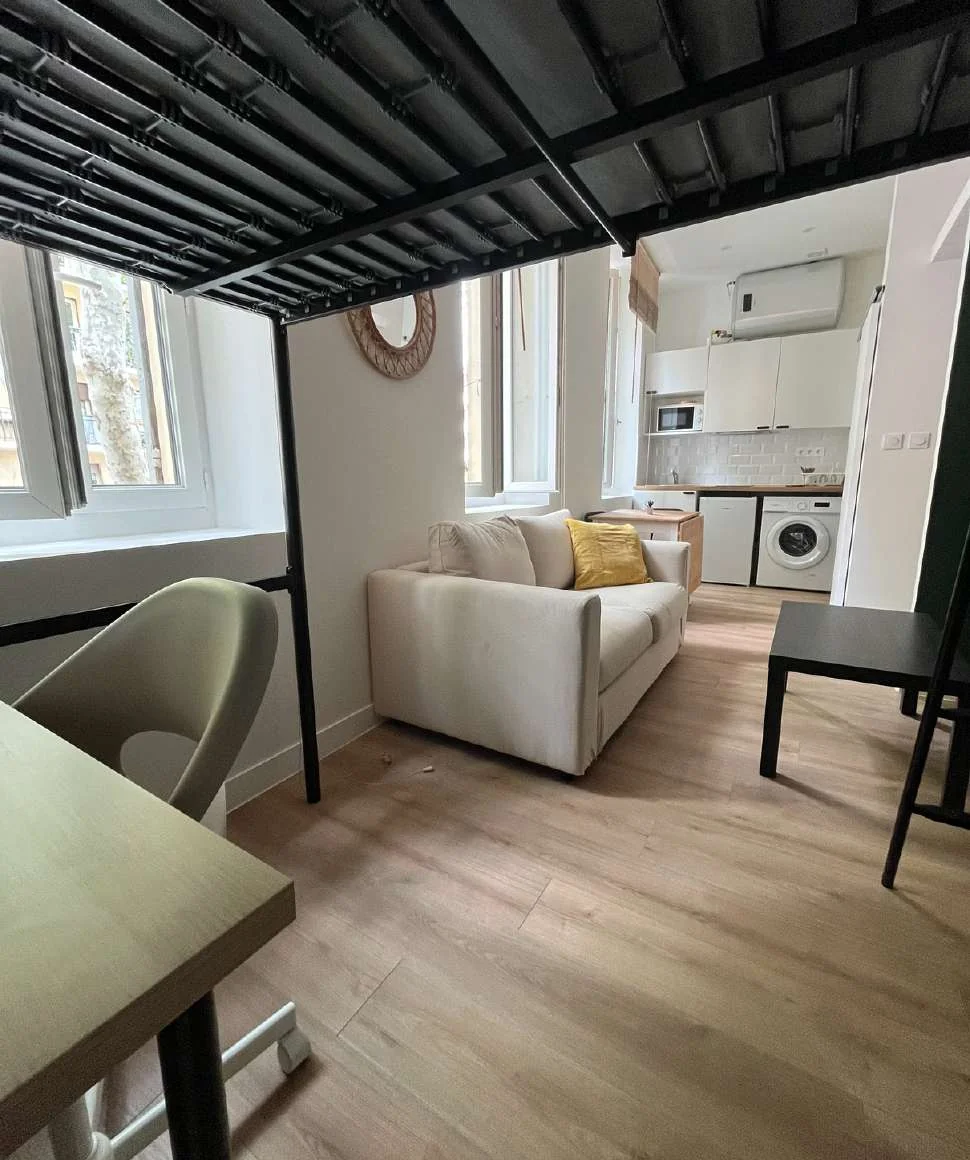 Photo finale — vue générale petit studio